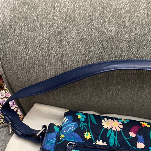 EUC Vera Bradley Floral Quilted Women's Bag - Blue - Picture 2 of 6